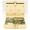 Image 1 : VINTAGE JEWELRY BOX W CONTENTS