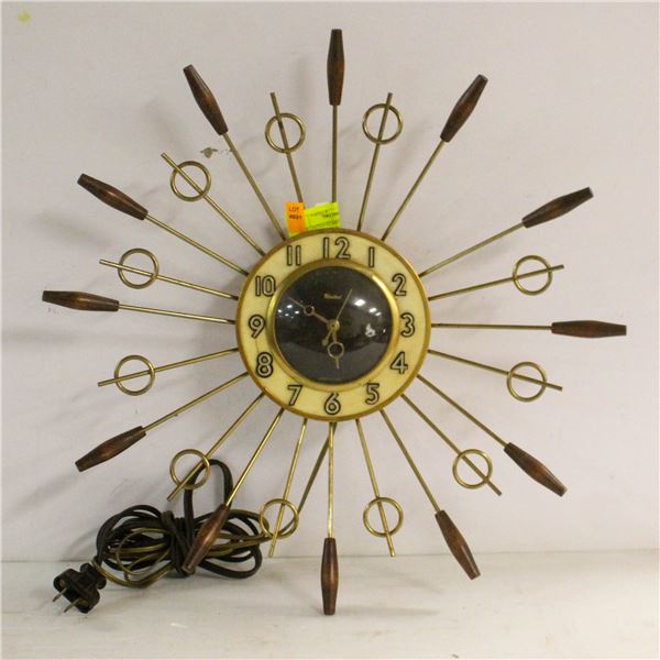 1950S UNITED STARFIRE MID CENTURY CLOCK - WORKING