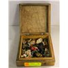 Image 1 : ANTIQUE BOX W FIGURINES
