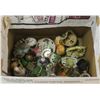 Image 1 : LOT OF ASSORTED FIGURINES & ORNAMENTS