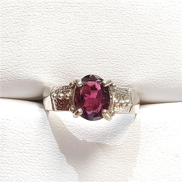 Silver Garnet Ring (~Size 8)(Ring is resizable for $40) (~weight 3.89g), Suggested Retail Value $140