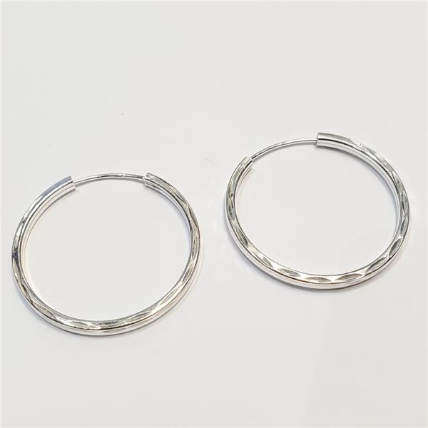 Silver Earrings (~Size 0) (~length 0 inches), Suggested Retail Value $200