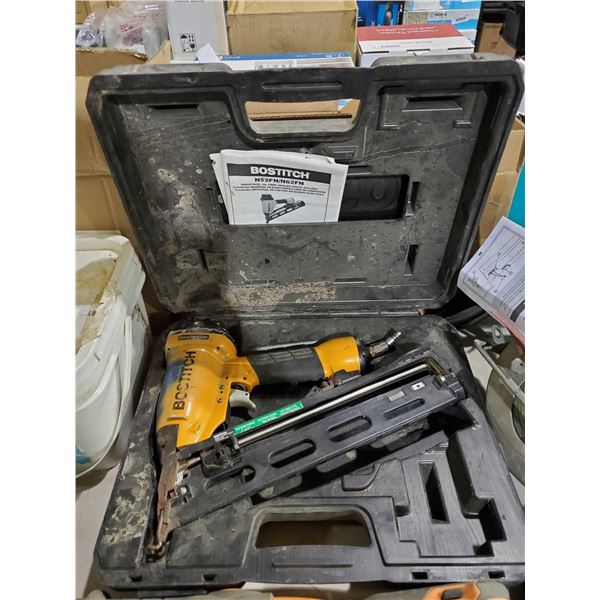 Bostich angle finishing nailer in case