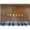 Image 2 : 1961 Yamaha Walnut Miniature Upright Studio Piano ww/ storage bench. Piano has some wear but still p