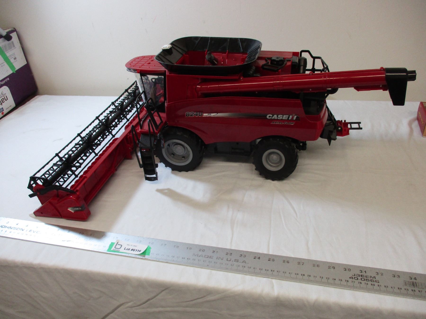 8240 Header 8240 AFS Case Axial Flow Combine with header - 24