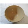 Image 2 : Stoneware Bowl - Roseville USA - 7" round