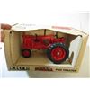 Image 2 : ERTL Special edition farmall F20 tractor 1:16