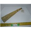 Image 1 : North Woven Whisk Broom
