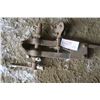 Image 2 : Antique Leg Vise