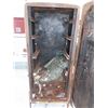 Image 4 : Smoke house 2ft wide x 5.25ft high