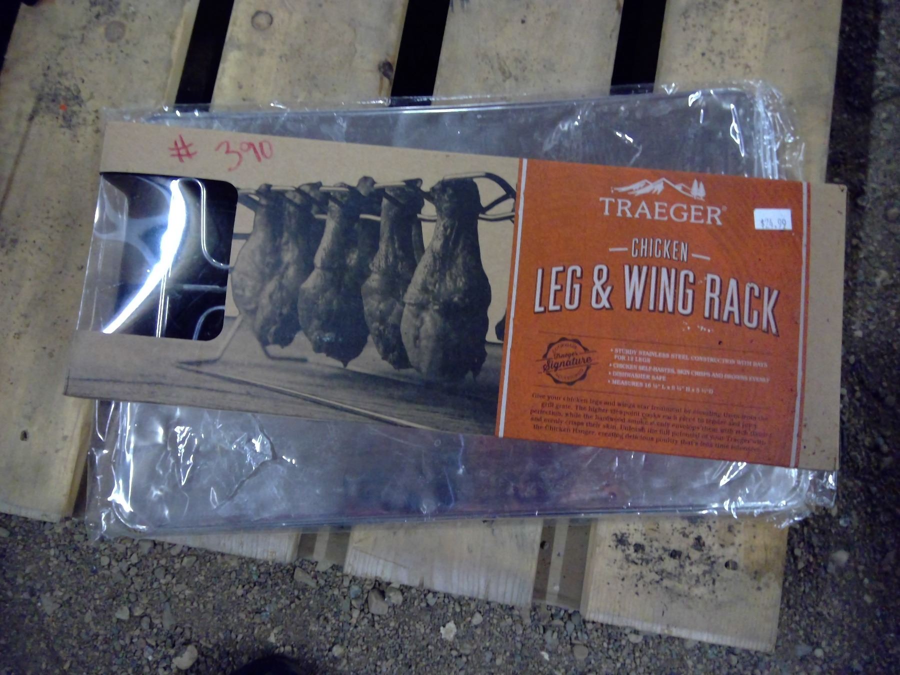 Traeger Leg and Wing Rack and 2 foil trays - Schmalz Auctions