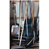 Image 2 : Assortment (2 Shovels, 2 brooms, 2 rakes, 1 roof shovel, 1 garden hoe, 1 pitchfork