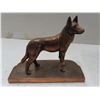 Image 7 : Picture of wolves + mini wolf statue (broken leg) + stationary document/book holder