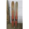 Image 1 : Pair of Vintage Water Skis