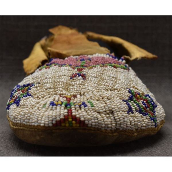 SIOUX INDIAN SINGLE MOCCASIN