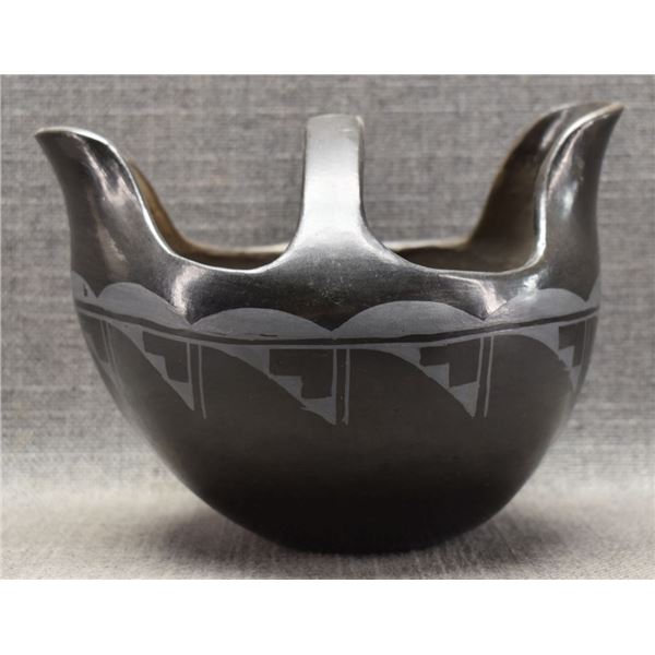 SANTO DOMINGO INDIAN POTTERY BASKET