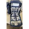 Image 2 : TELUS BACKPACK PICNIC SET