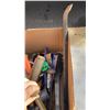 Image 8 : BOX OF HAMMERS, PRY BARS, HAND TOOLS