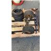 Image 1 : SHOP STAND, WHEELS ON AXLE AND ELECTRICAL CABLE