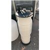 Image 3 : SPRAYER AND 2 WINE CARBOYS
