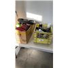 Image 1 : BOX AND TOTE OF SHOP FLUIDS, GAS HOSE