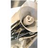 Image 3 : TOTE OF AUTOMOTIVE PARTS AND ELECTRICAL