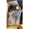 Image 8 : TOTE OF AUTOMOTIVE PARTS AND ELECTRICAL