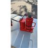 Image 2 : 3 BOTTLE JACKS