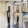 Image 2 : LOT OF NEW GATE HANDLES, HINGES AND HARWARE