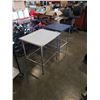 Image 1 : 2 WORK BENCH TABLES