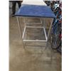 Image 3 : 2 WORK BENCH TABLES
