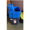 Image 2 : 8 TOTES WITH LIDS