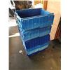 Image 3 : 8 TOTES WITH BUILT IN LIDS