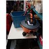 Image 1 : RIDGID SHOP VAC WORKING WITH TOTE OF ICE SCRAPER AND SQUEEGIE
