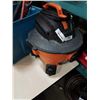 Image 2 : RIDGID SHOP VAC WORKING WITH TOTE OF ICE SCRAPER AND SQUEEGIE