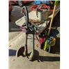 Image 2 : LOT OF GARDENING TOOLS AND RACK