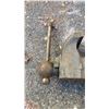 Image 2 : CHAS PARKER CO BENCH VICE