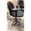 Image 3 : 2 EXECUTIVE GAS LIFT OFFICE CHAIRS