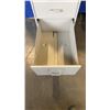 Image 2 : BEIGE 4 DRAWER FILING CABINET