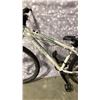 Image 2 : WHITE & GREEN DIADORA BIKE