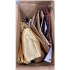 Image 8 : TOTE OF XMAS MODEL BUILDINGS, FOUNTAIN AND BOX OF LIGHTS