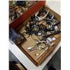 Image 3 : TRAY OF WATCHES AND MORE