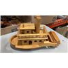 Image 2 : WOODEN SHIP WITH WETHAER GUIDE AND METAL BOX