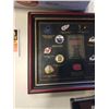 Image 8 : BOX OF NHL COLLECTIBLES AND PIN SET