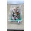 Image 1 : TRAY OF SEMI PRECIOUS STONES