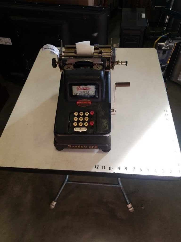 VINTAGE SUNDSTRAND SPEED ADDING MACHINE