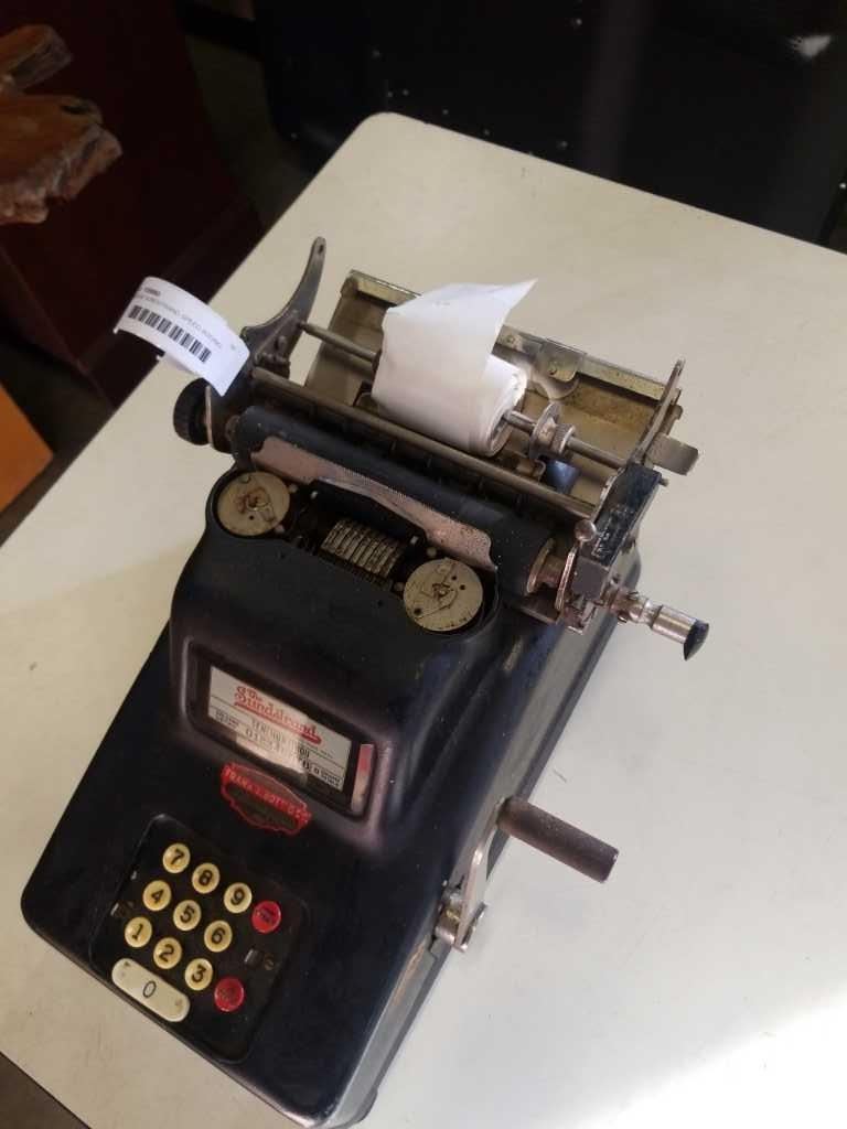 VINTAGE SUNDSTRAND SPEED ADDING MACHINE
