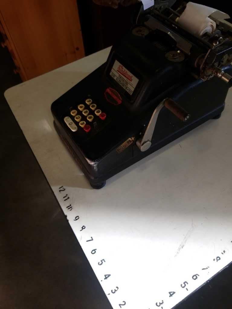 VINTAGE SUNDSTRAND SPEED ADDING MACHINE