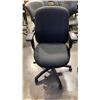 Image 2 : 2 EXECUTIVE GAS LIFT OFFICE CHAIRS