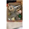 Image 2 : 2 BOXES OF COLLECTIBLES